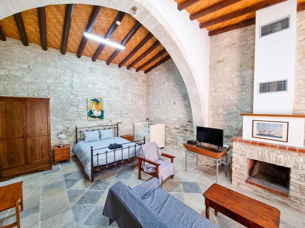 Aphrodite'S Pool Retreat Skarinou Exterior foto